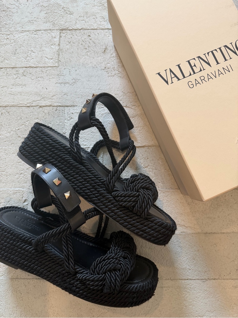 Valentino Garavani Black Braided Rope Sandals - Picture 5 of 10